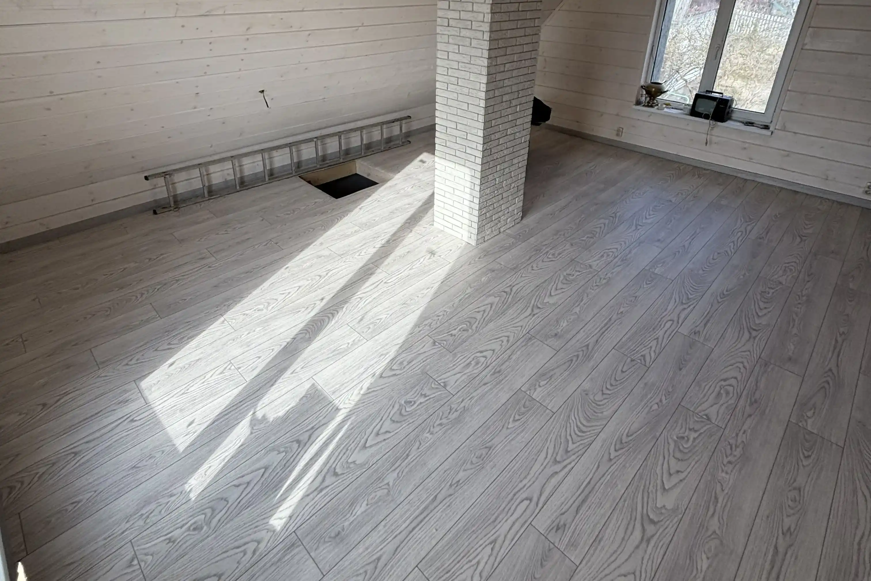 Линолеум светлого цвета